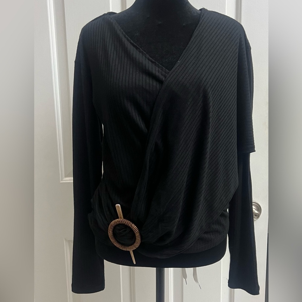 Zara blouse with faux wood accent. Size M